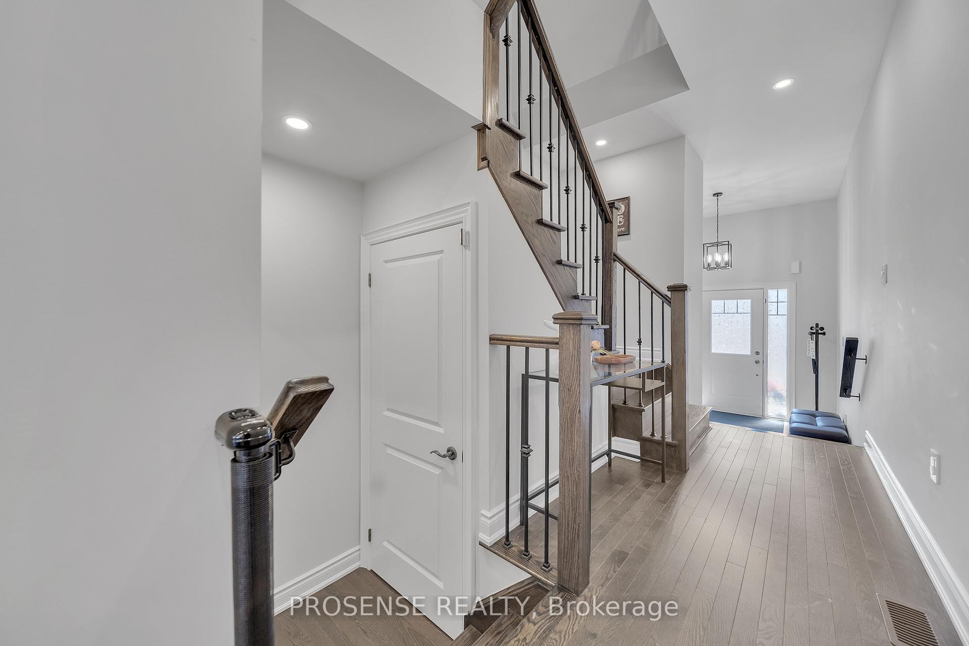 Photo 16 of 74 Lorne Thomas Place, New Tecumseth, Alliston — HOMEH