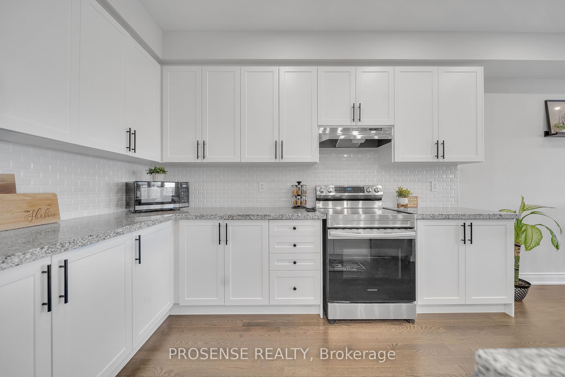 Photo 5 of 74 Lorne Thomas Place, New Tecumseth, Alliston — HOMEH