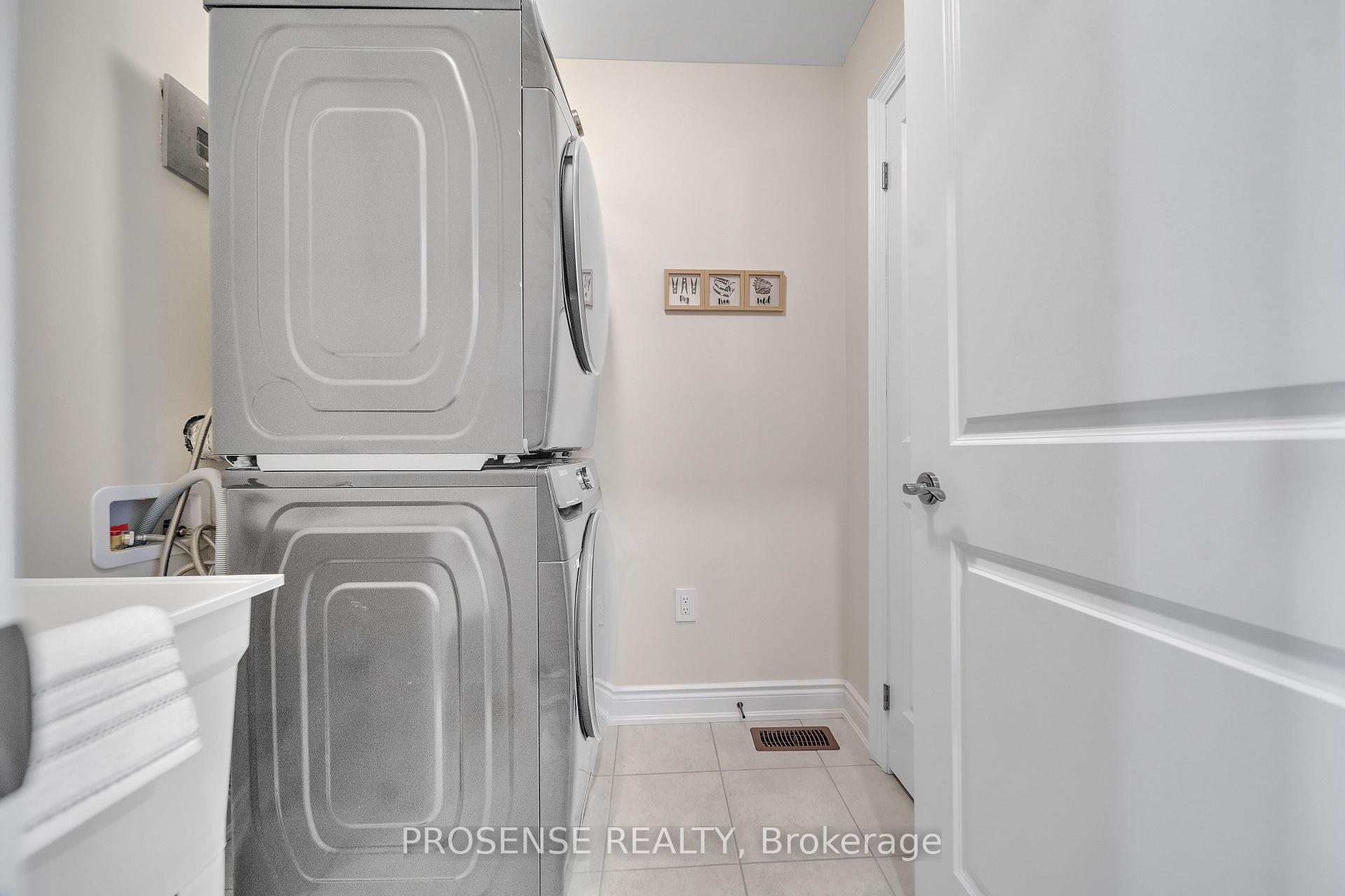 Photo 29 of 74 Lorne Thomas Place, New Tecumseth, Alliston — HOMEH