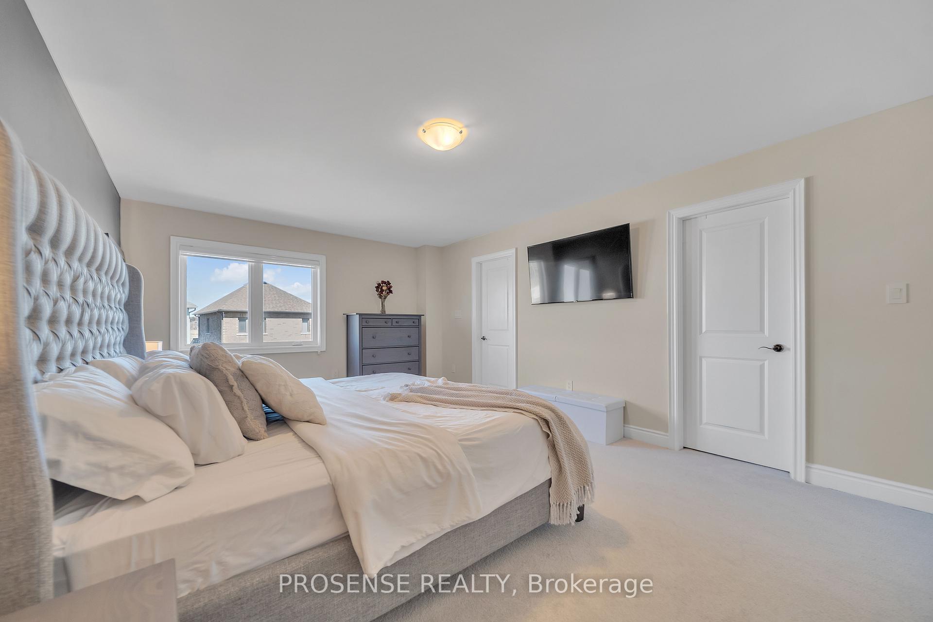 Photo 21 of 74 Lorne Thomas Place, New Tecumseth, Alliston — HOMEH