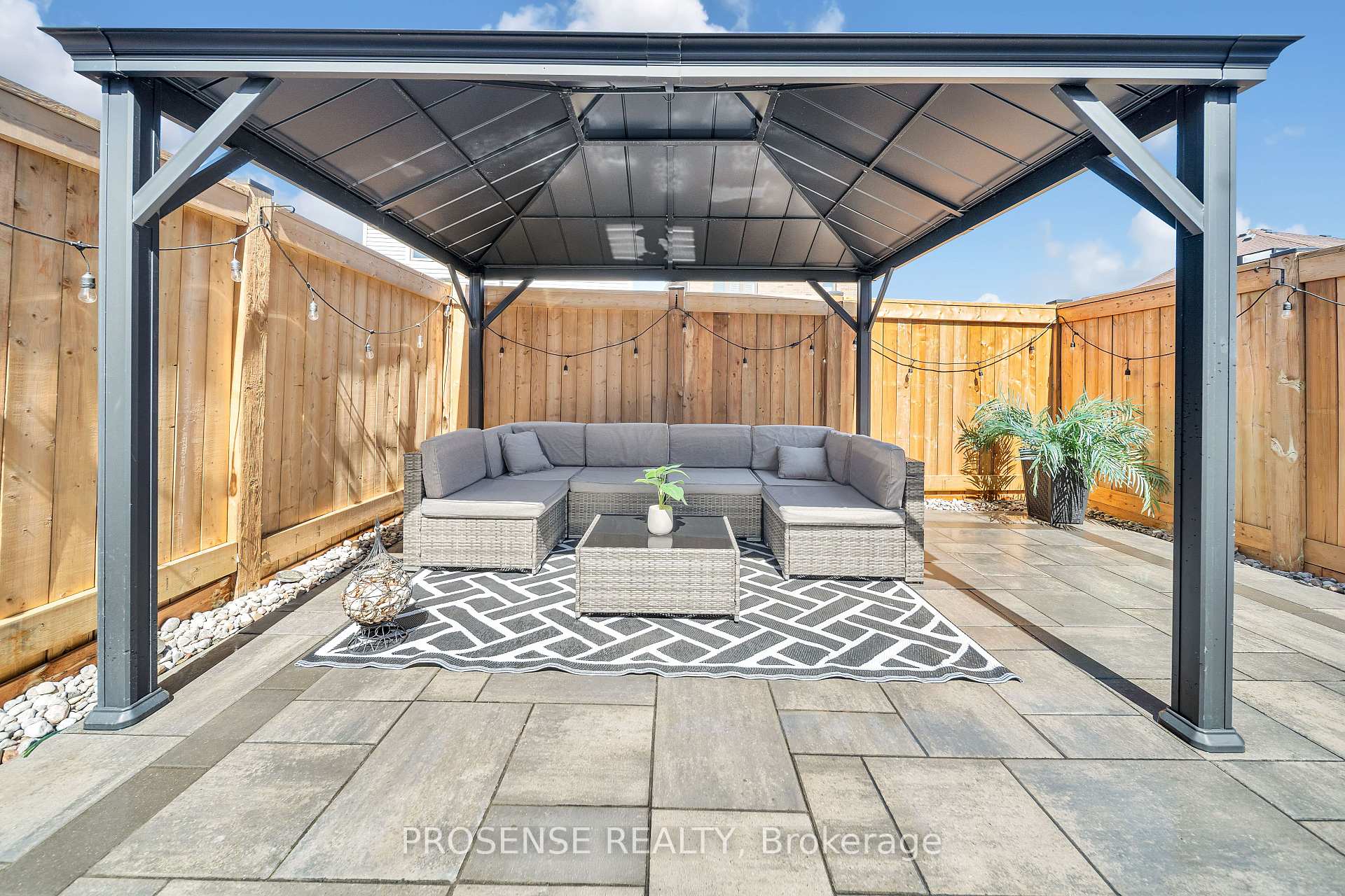 Photo 15 of 74 Lorne Thomas Place, New Tecumseth, Alliston — HOMEH