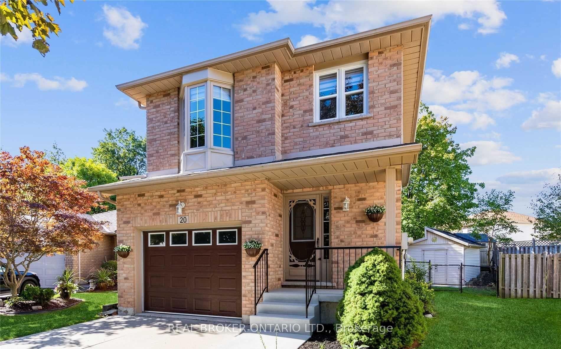 Photo 2 of 20 Elderridge Court, Hamilton, Stoney Creek Mountain — HOMEH