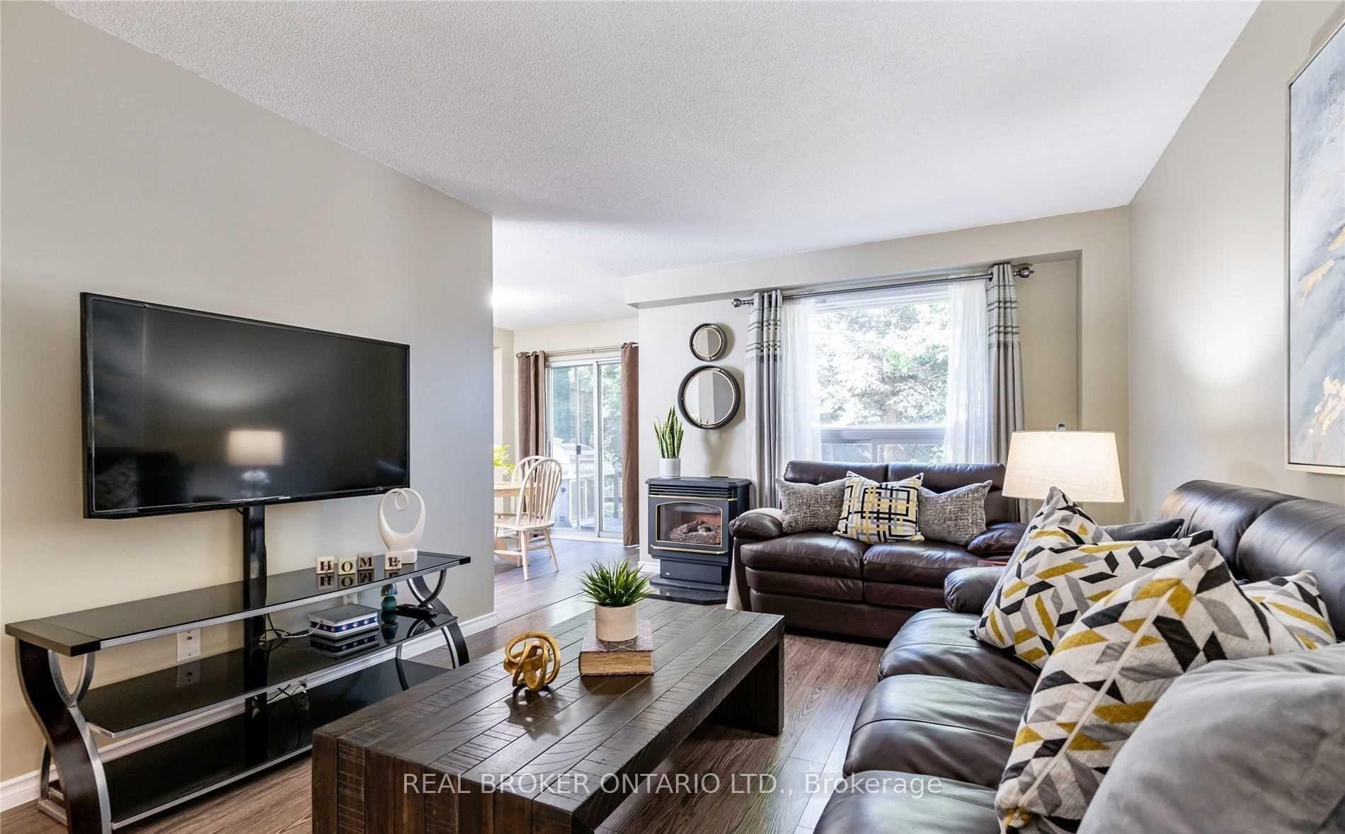 Photo 8 of 20 Elderridge Court, Hamilton, Stoney Creek Mountain — HOMEH