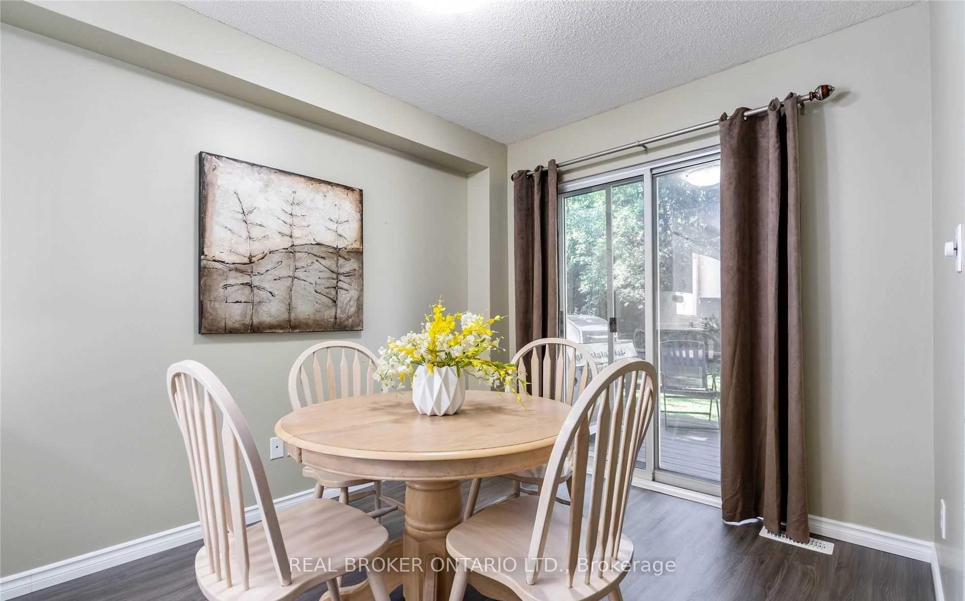 Photo 16 of 20 Elderridge Court, Hamilton, Stoney Creek Mountain — HOMEH
