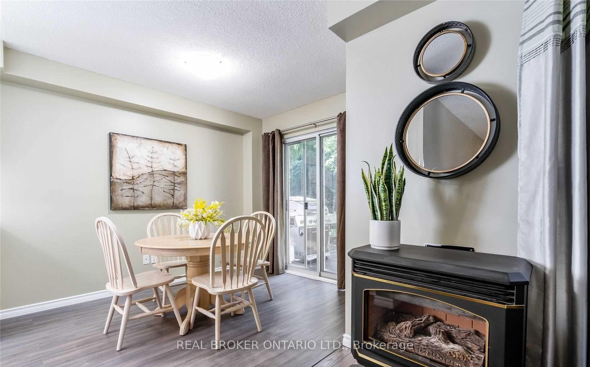 Photo 5 of 20 Elderridge Court, Hamilton, Stoney Creek Mountain — HOMEH