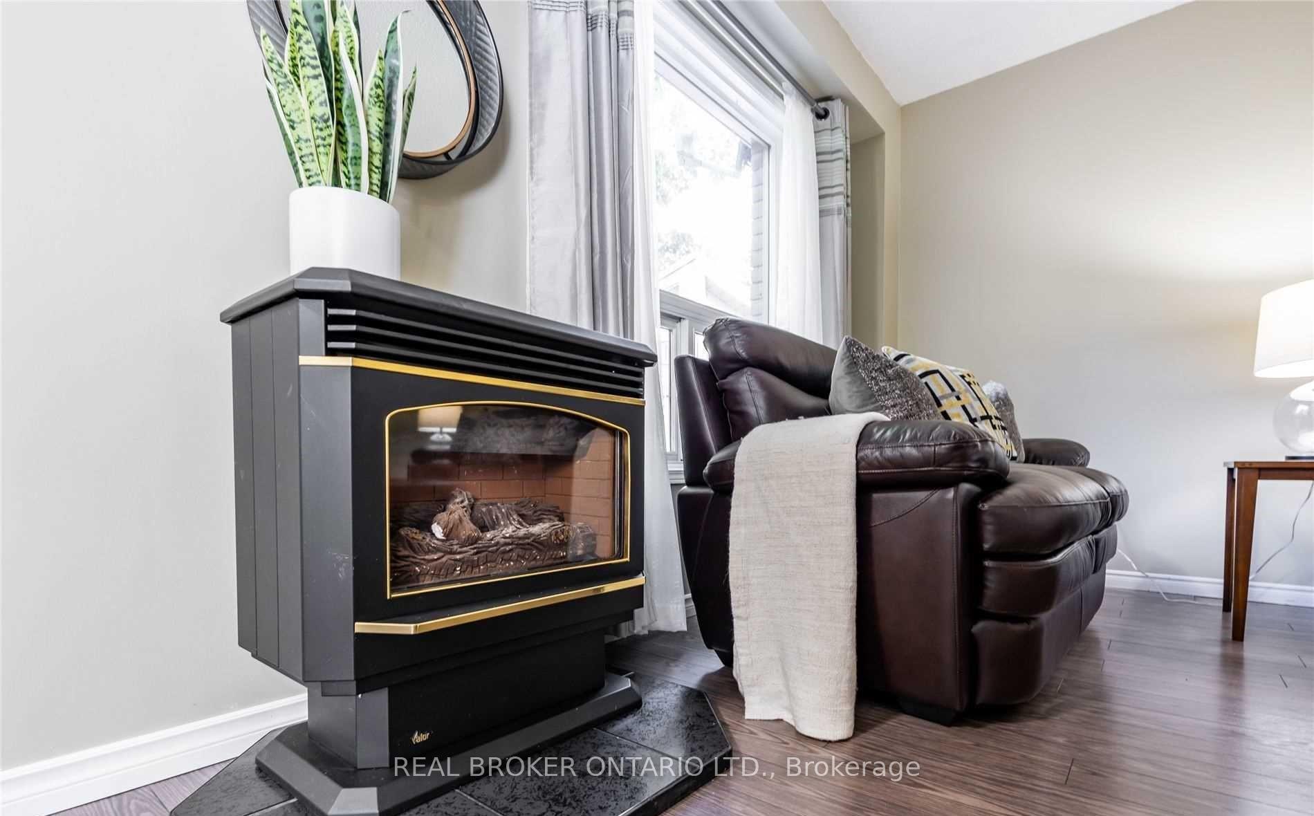 Photo 18 of 20 Elderridge Court, Hamilton, Stoney Creek Mountain — HOMEH
