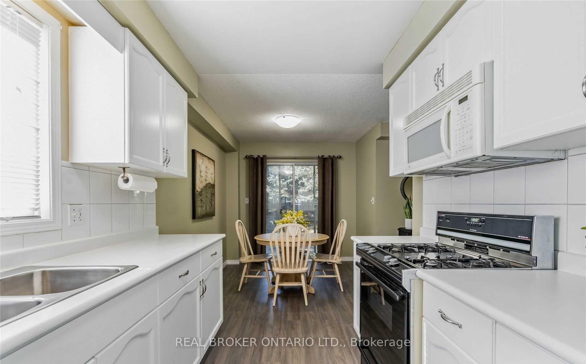 Photo 21 of 20 Elderridge Court, Hamilton, Stoney Creek Mountain — HOMEH