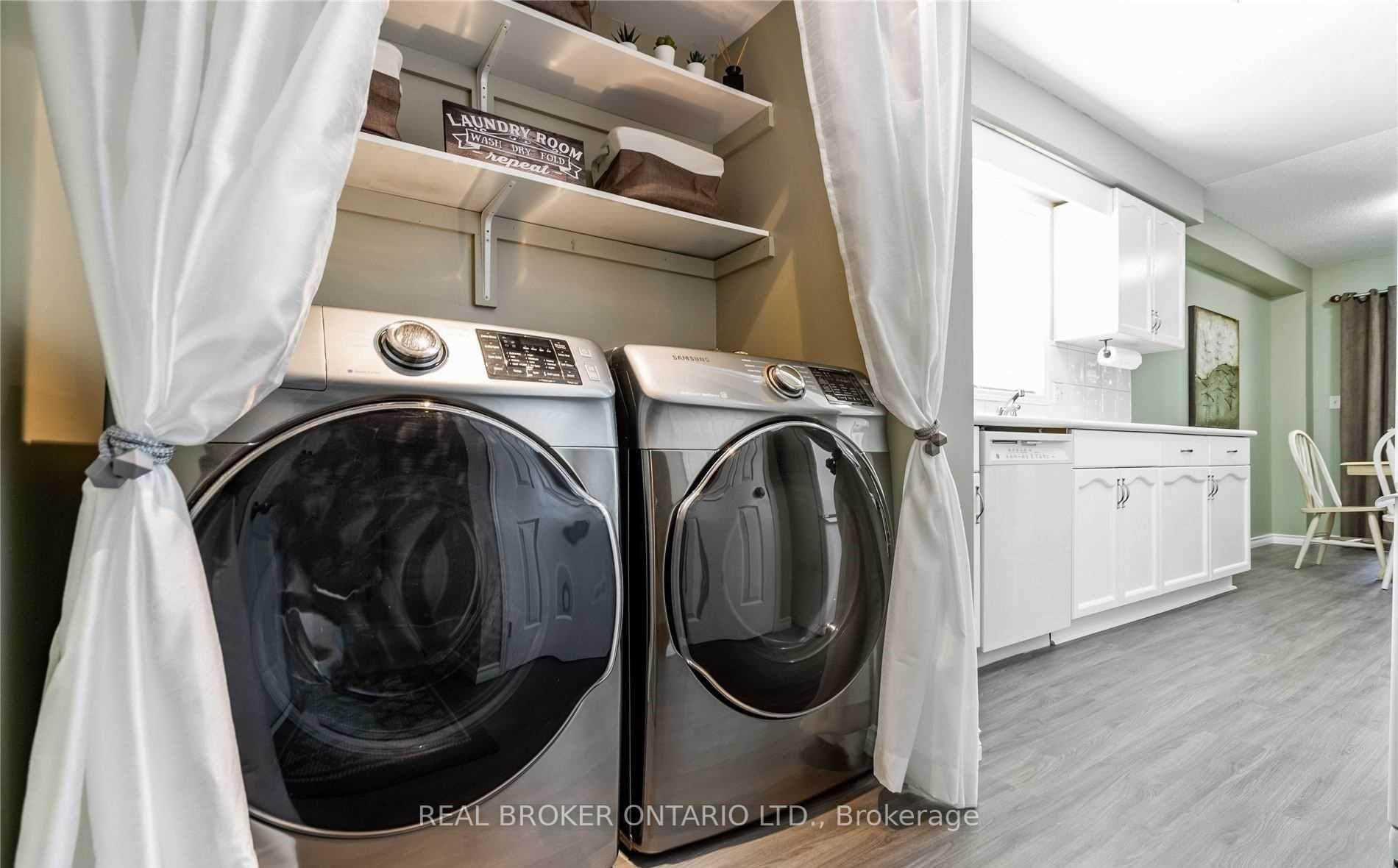 Photo 14 of 20 Elderridge Court, Hamilton, Stoney Creek Mountain — HOMEH
