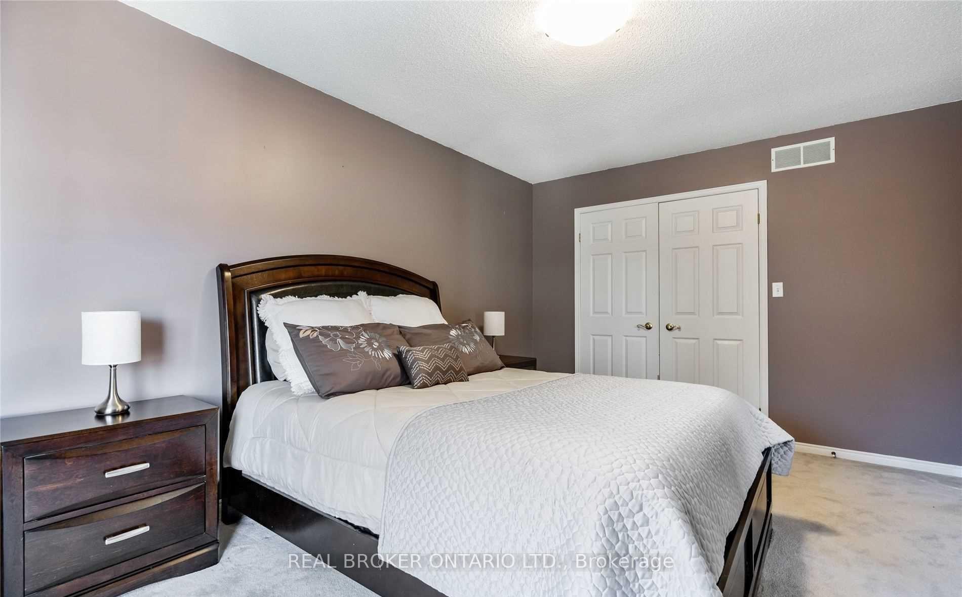 Photo 23 of 20 Elderridge Court, Hamilton, Stoney Creek Mountain — HOMEH