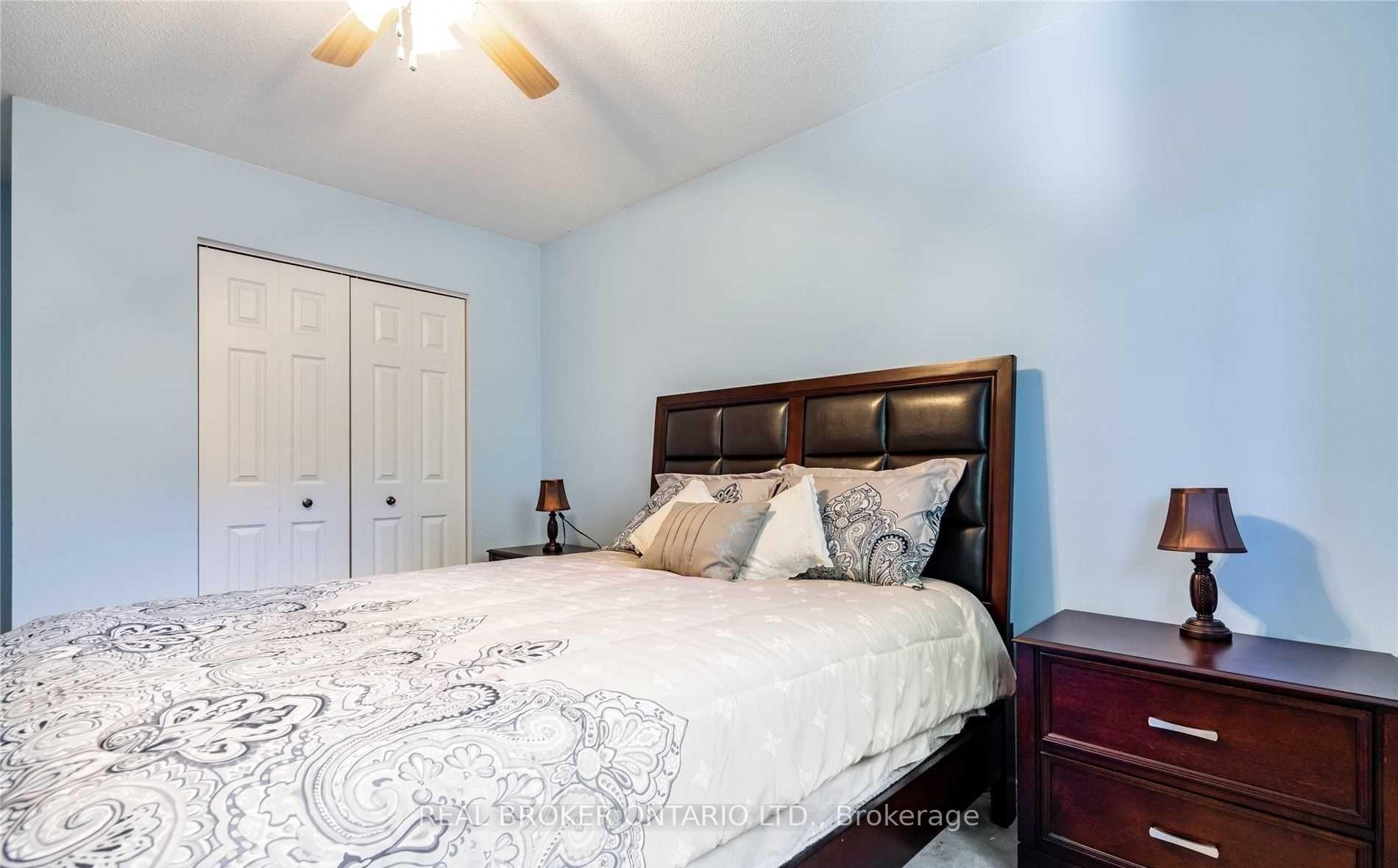 Photo 12 of 20 Elderridge Court, Hamilton, Stoney Creek Mountain — HOMEH