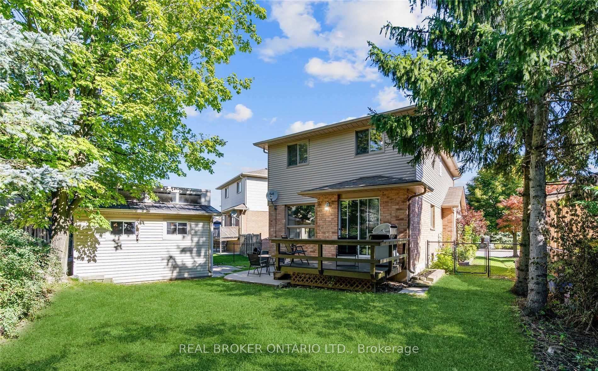 Photo 26 of 20 Elderridge Court, Hamilton, Stoney Creek Mountain — HOMEH