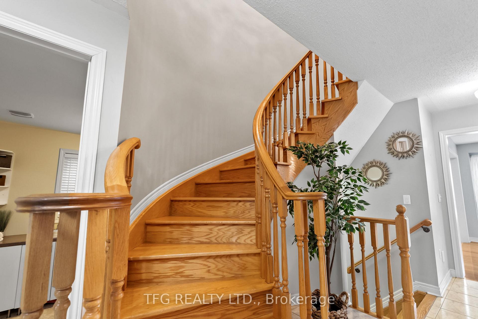 Photo 4 of 142 Southfield Avenue, Clarington, Courtice — HOMEH