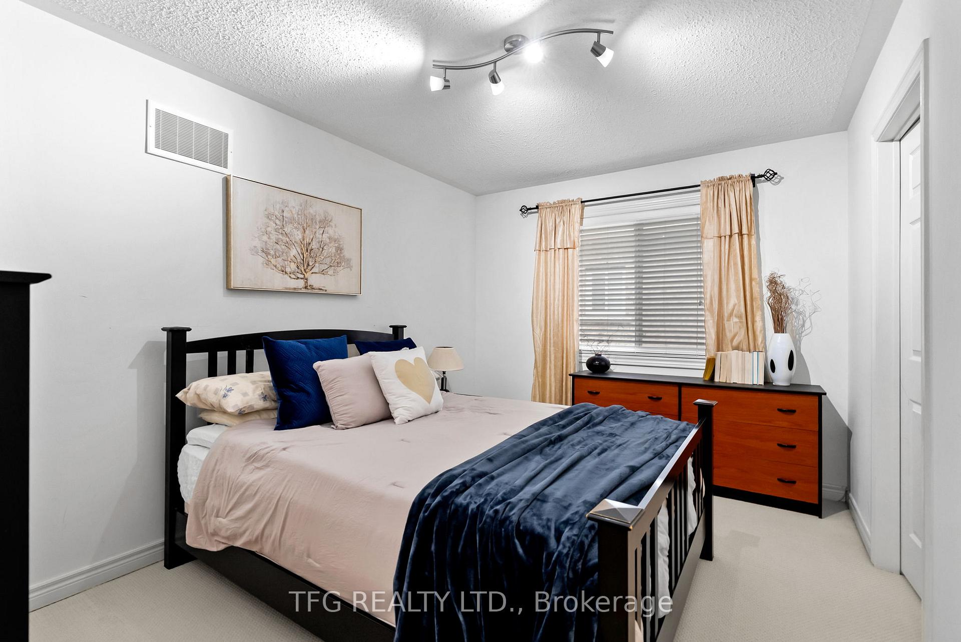 Photo 24 of 142 Southfield Avenue, Clarington, Courtice — HOMEH