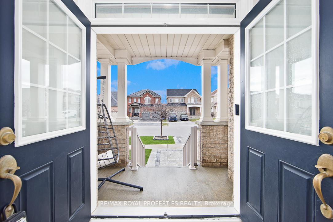 Photo 4 of 111 Pedwell Street, Clarington, Newcastle — HOMEH