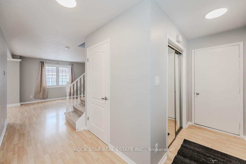 Photo 3 of 55 West Acres Crescent, Kitchener — HOMEH