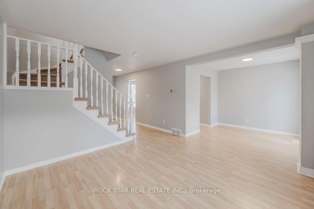 Photo 5 of 55 West Acres Crescent, Kitchener — HOMEH
