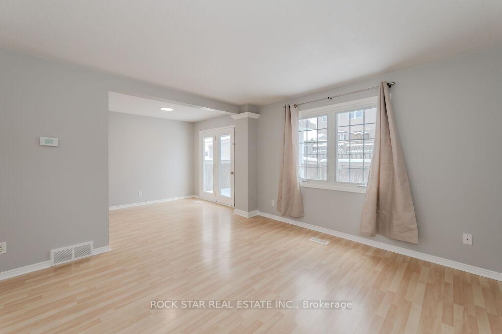 Photo 7 of 55 West Acres Crescent, Kitchener — HOMEH