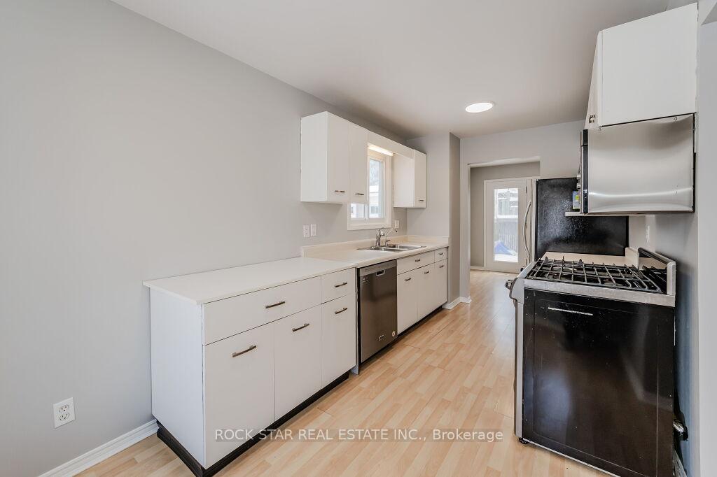 Photo 10 of 55 West Acres Crescent, Kitchener — HOMEH