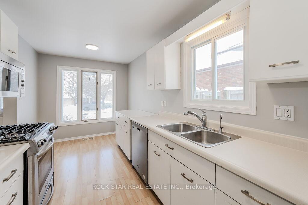Photo 12 of 55 West Acres Crescent, Kitchener — HOMEH