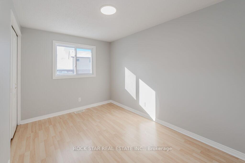 Photo 13 of 55 West Acres Crescent, Kitchener — HOMEH