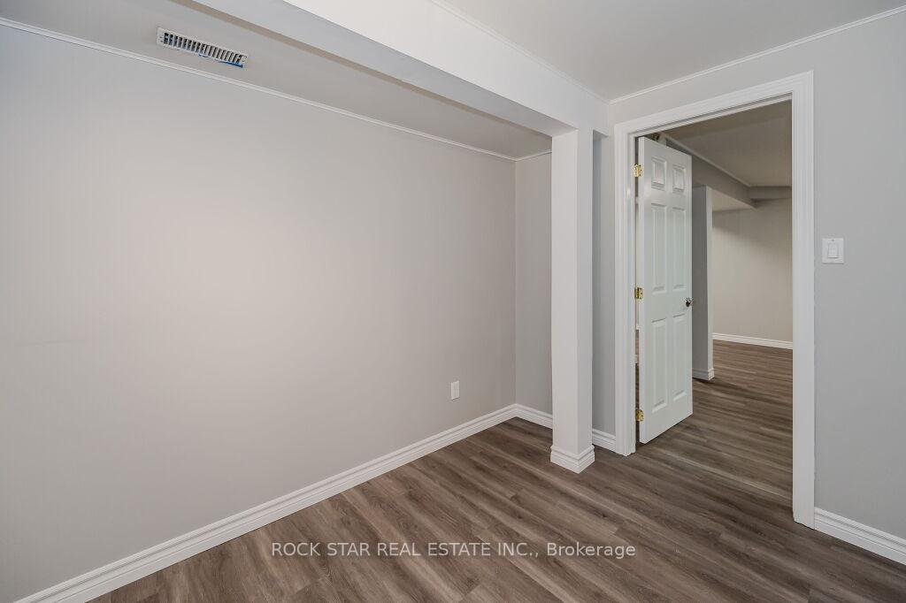 Photo 24 of 55 West Acres Crescent, Kitchener — HOMEH