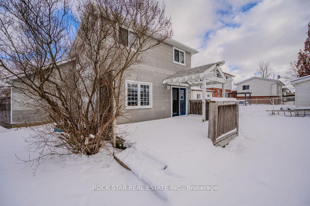 Photo 30 of 55 West Acres Crescent, Kitchener — HOMEH