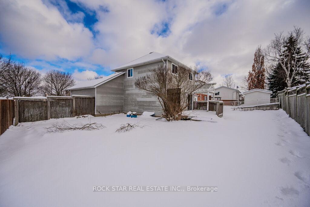 Photo 33 of 55 West Acres Crescent, Kitchener — HOMEH