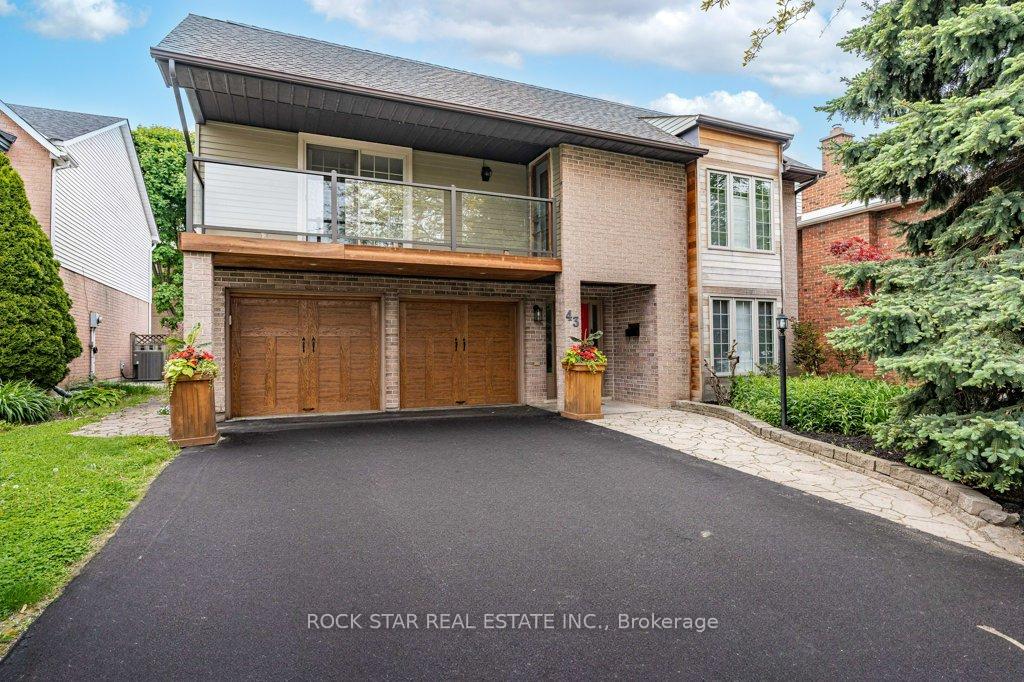 Photo 1 of 43 Oceanic Drive, Hamilton, Stoney Creek — HOMEH