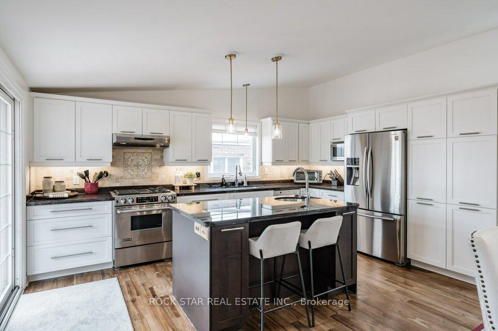 Photo 5 of 43 Oceanic Drive, Hamilton, Stoney Creek — HOMEH