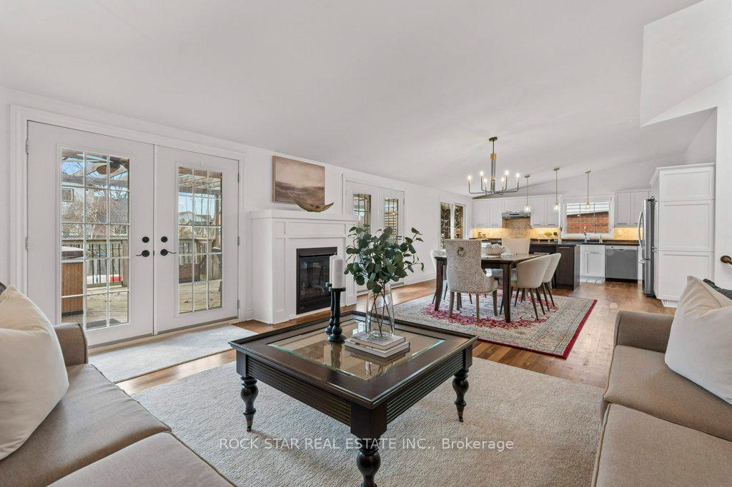 Photo 10 of 43 Oceanic Drive, Hamilton, Stoney Creek — HOMEH