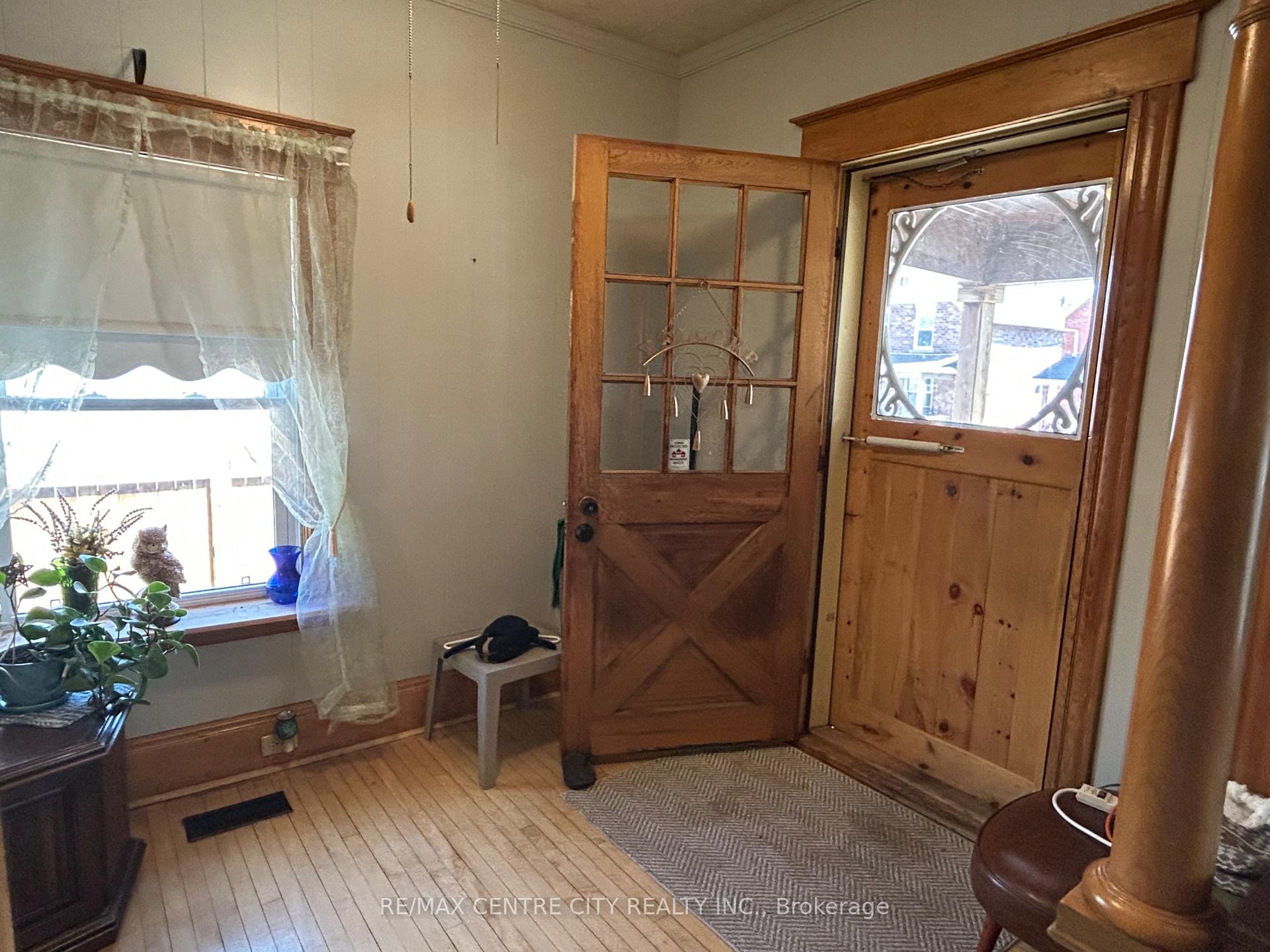 Photo 8 of 87 Fifth Avenue, St. Thomas — HOMEH