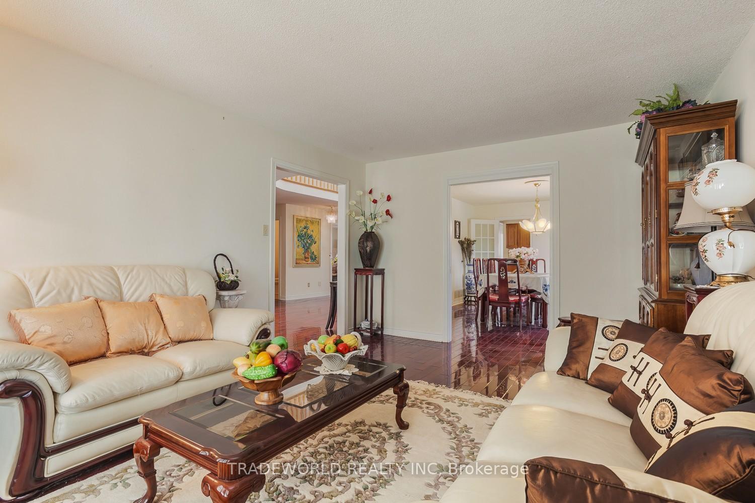 Photo 8 of 2 Doulton Court, Markham, Milliken Mills East — HOMEH