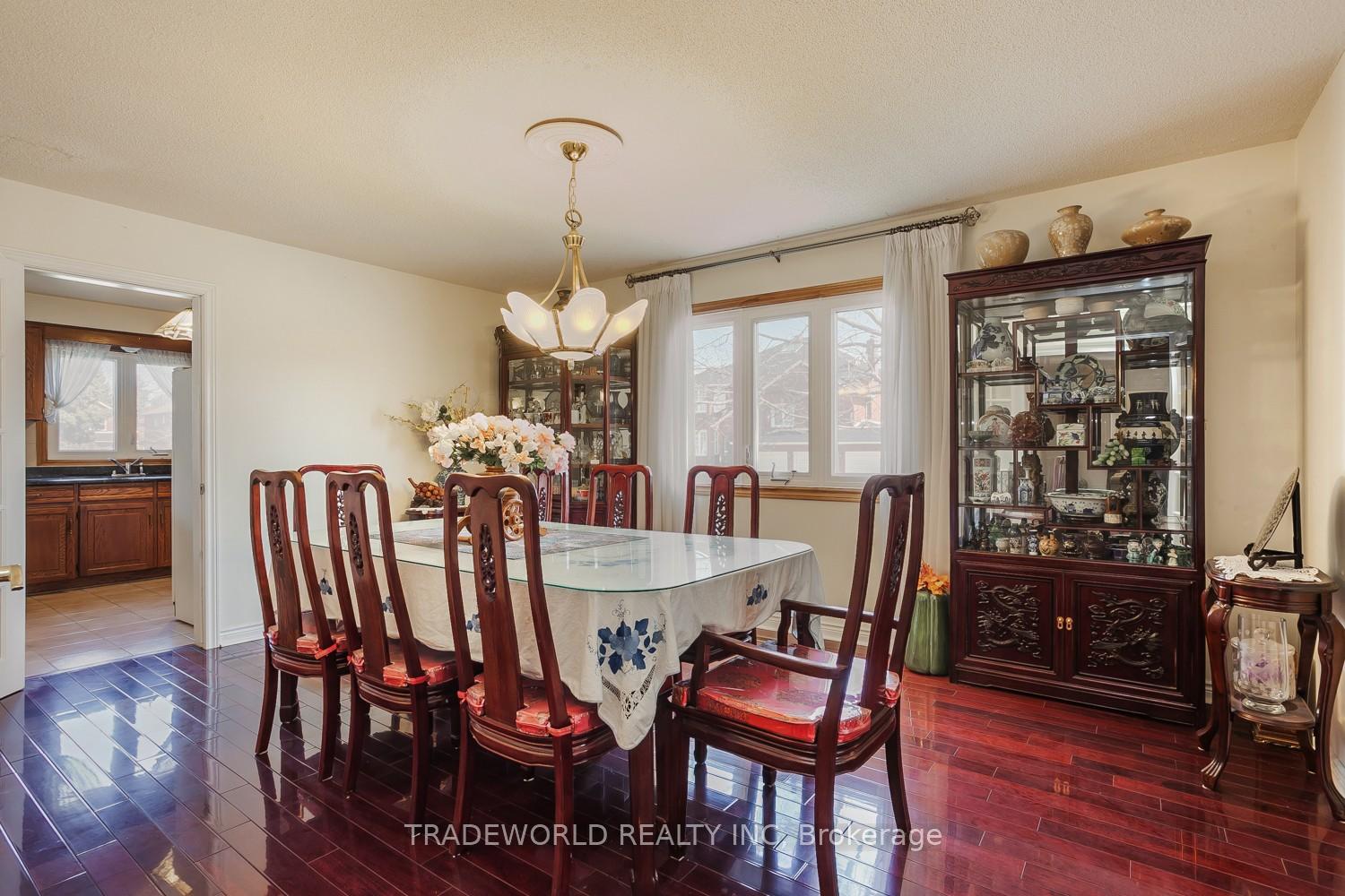 Photo 2 of 2 Doulton Court, Markham, Milliken Mills East — HOMEH