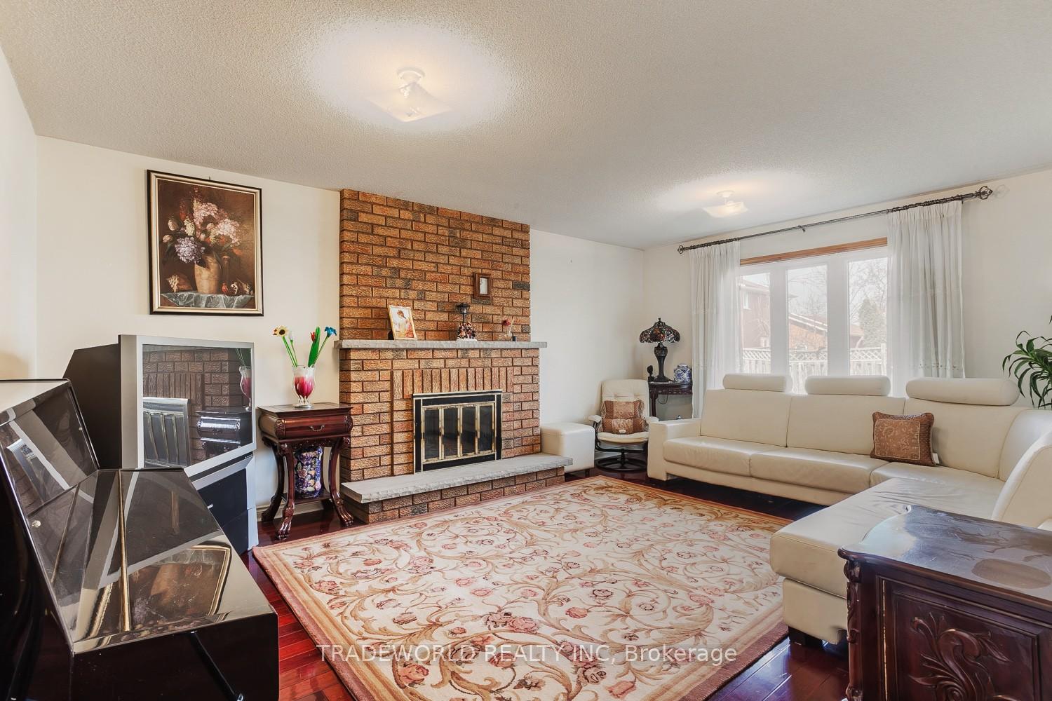 Photo 13 of 2 Doulton Court, Markham, Milliken Mills East — HOMEH