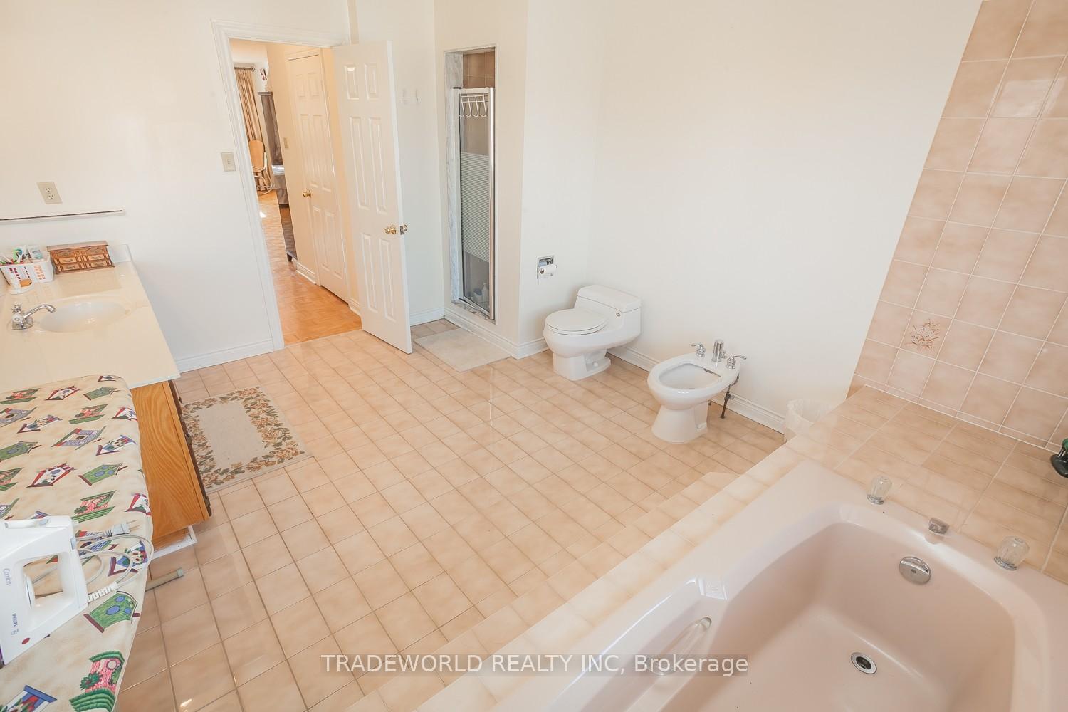 Photo 17 of 2 Doulton Court, Markham, Milliken Mills East — HOMEH