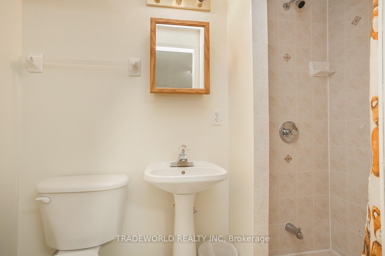 Photo 15 of 2 Doulton Court, Markham, Milliken Mills East — HOMEH