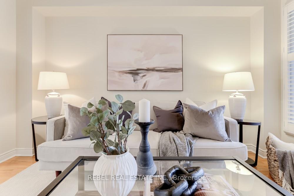 Photo 9 of 34 Borland Court, Clarington, Bowmanville — HOMEH
