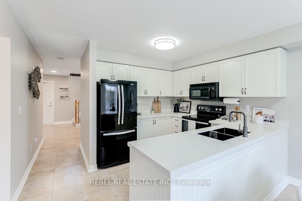 Photo 22 of 34 Borland Court, Clarington, Bowmanville — HOMEH