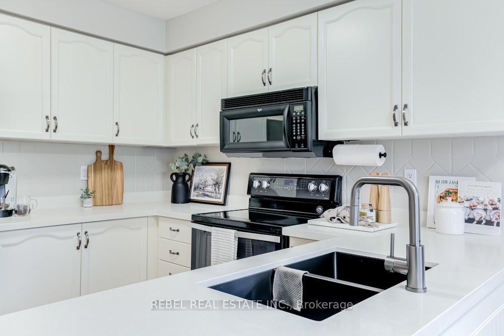 Photo 13 of 34 Borland Court, Clarington, Bowmanville — HOMEH