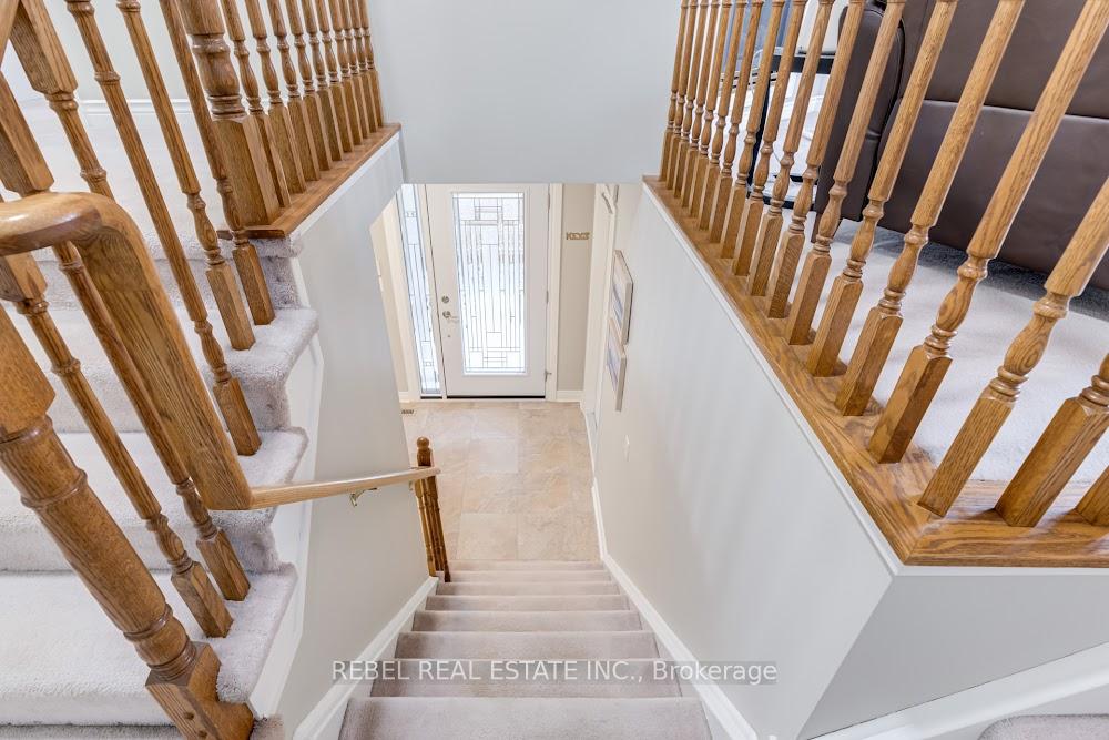Photo 20 of 34 Borland Court, Clarington, Bowmanville — HOMEH