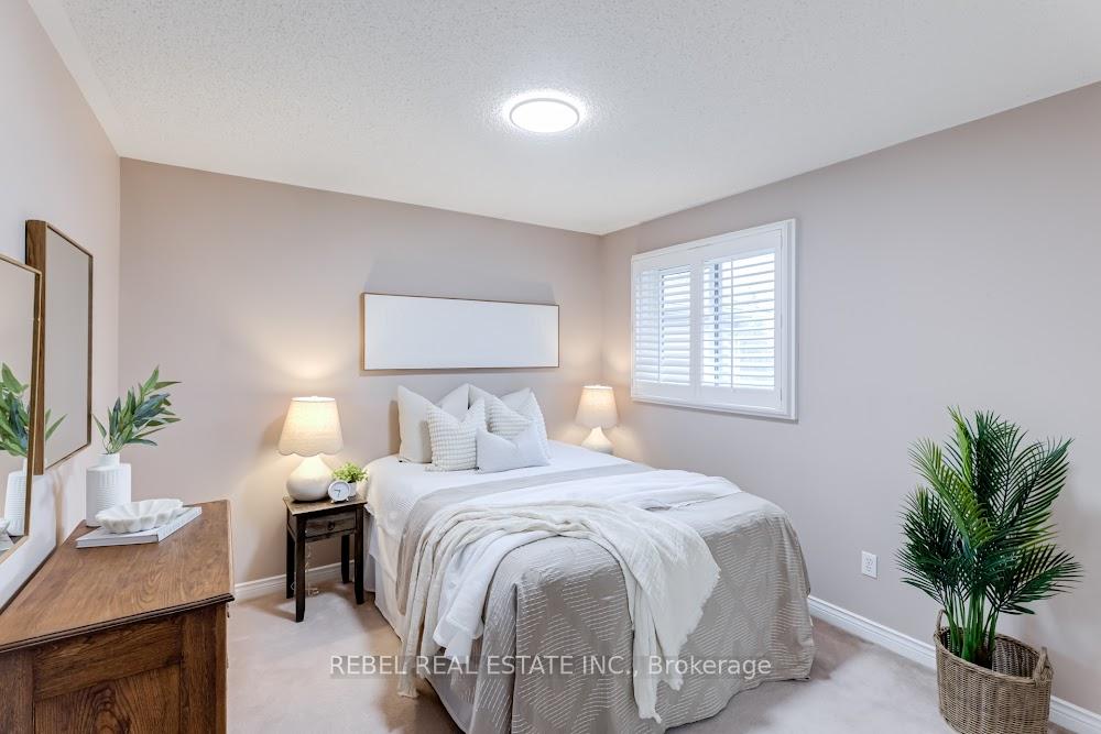 Photo 35 of 34 Borland Court, Clarington, Bowmanville — HOMEH