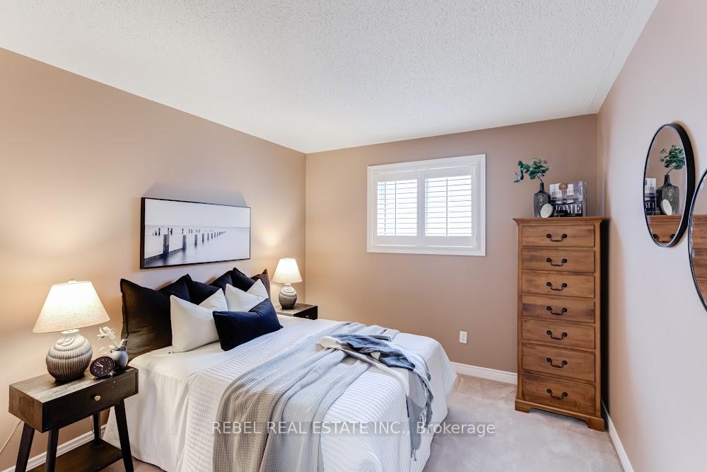 Photo 34 of 34 Borland Court, Clarington, Bowmanville — HOMEH