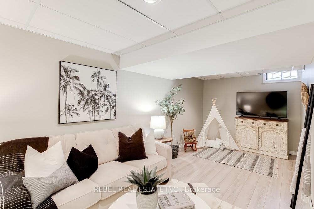 Photo 37 of 34 Borland Court, Clarington, Bowmanville — HOMEH