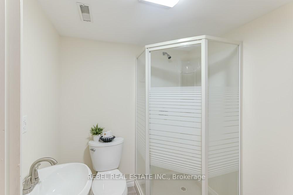 Photo 39 of 34 Borland Court, Clarington, Bowmanville — HOMEH
