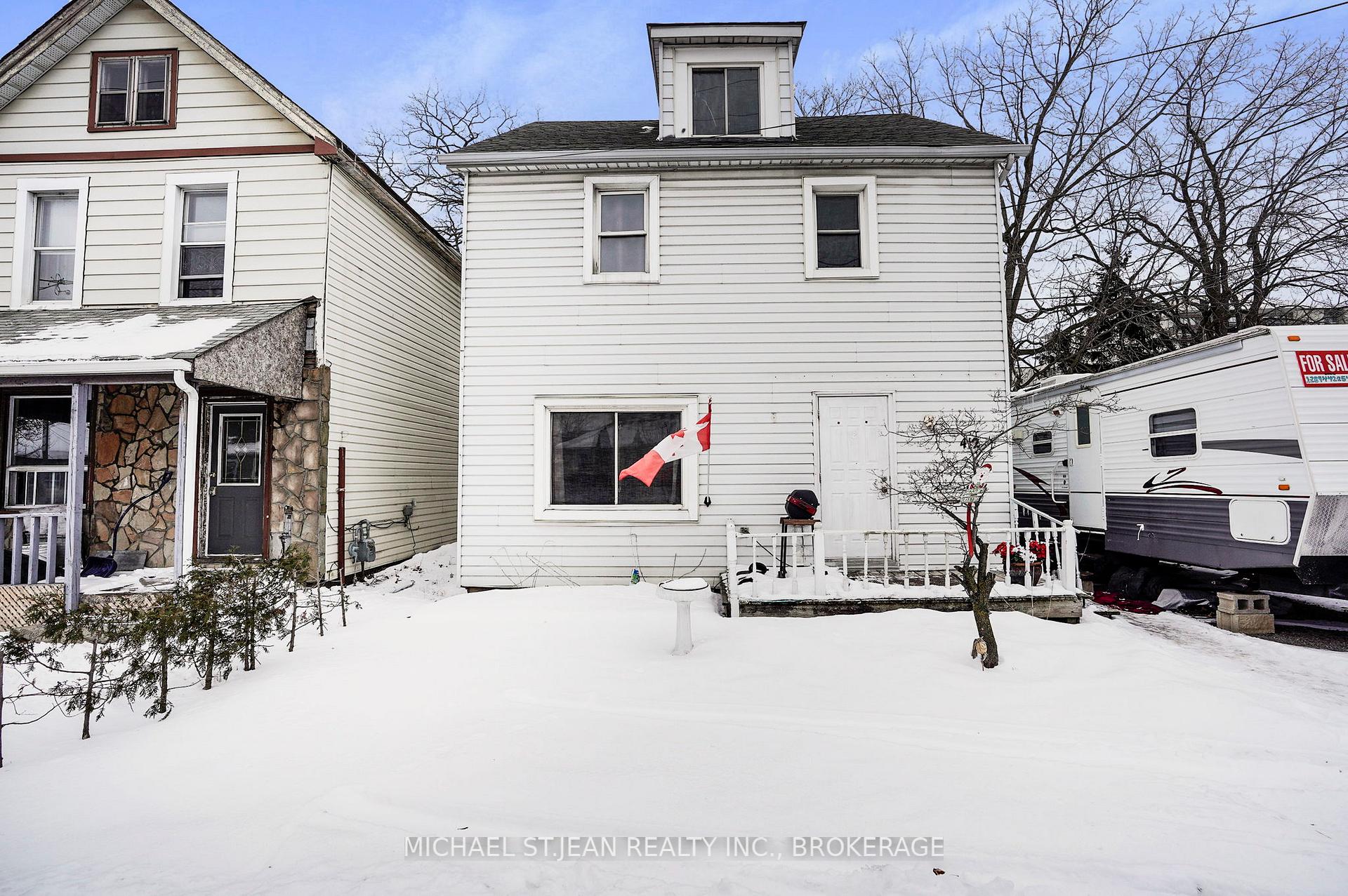 Photo 4 of 412 Upper Wellington Street, Hamilton, Centremount — HOMEH