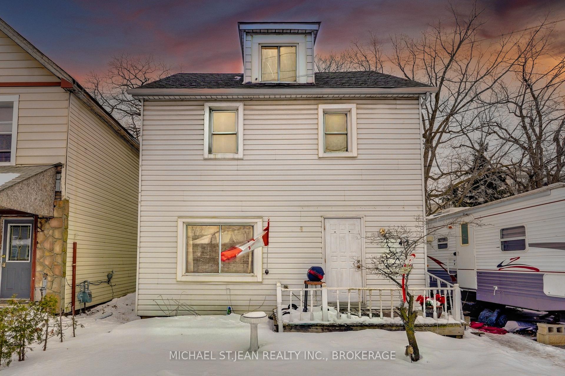 Photo 1 of 412 Upper Wellington Street, Hamilton, Centremount — HOMEH