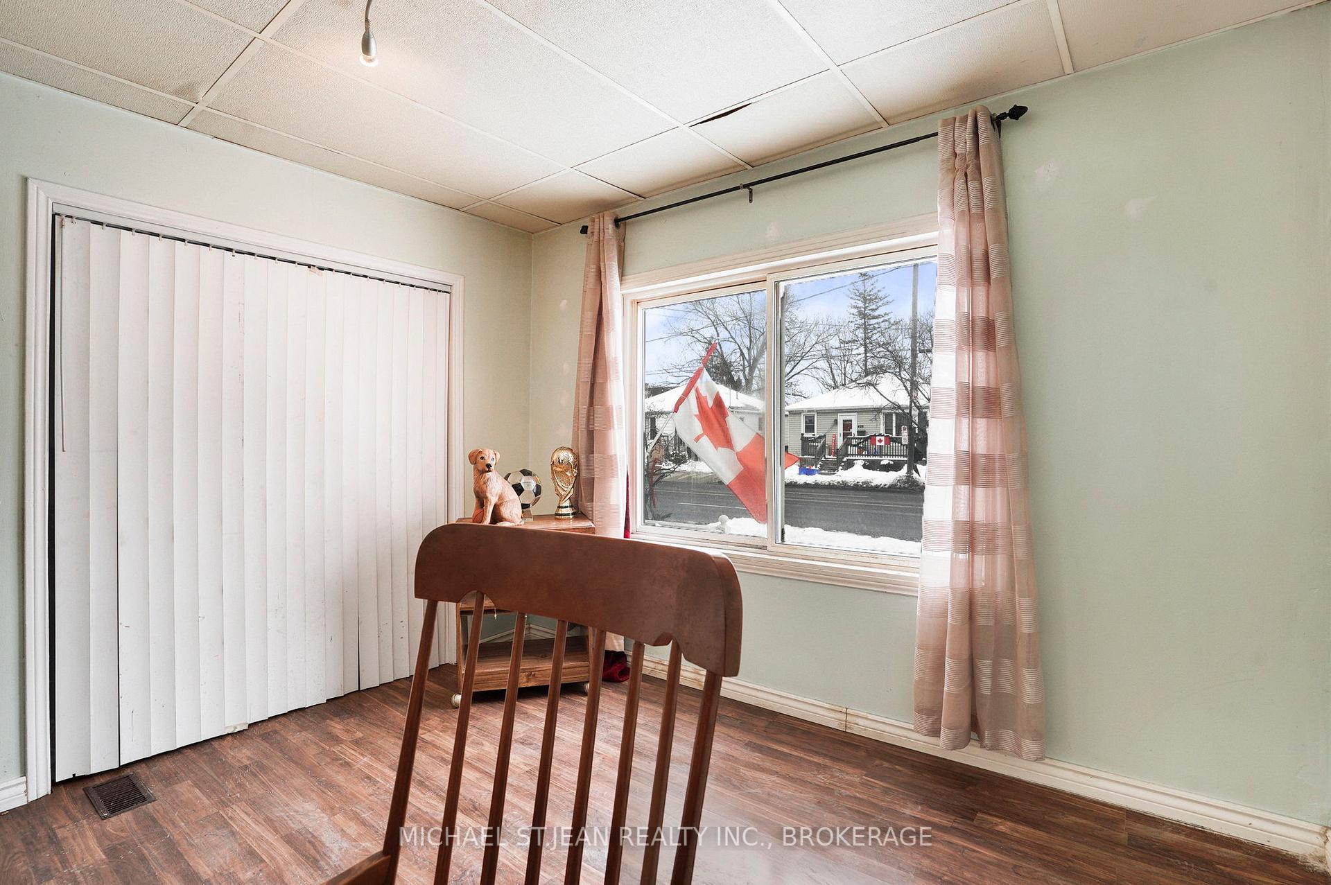 Photo 8 of 412 Upper Wellington Street, Hamilton, Centremount — HOMEH