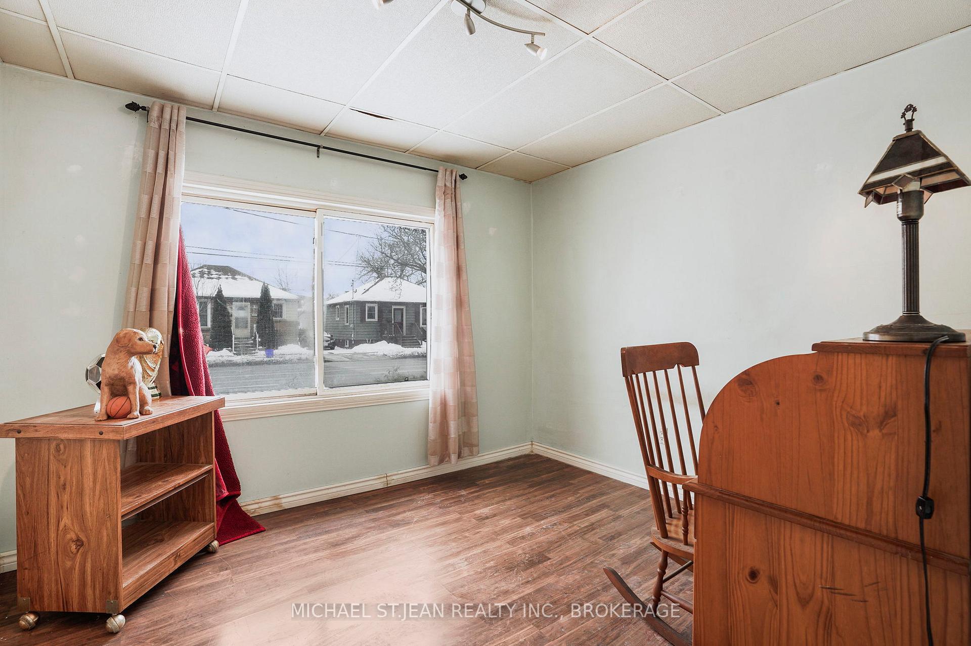 Photo 19 of 412 Upper Wellington Street, Hamilton, Centremount — HOMEH