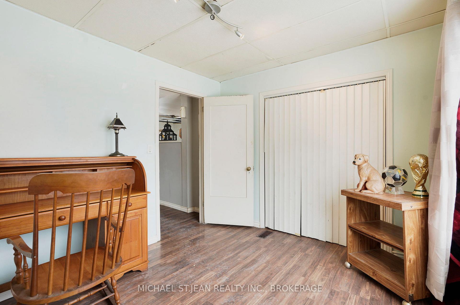 Photo 11 of 412 Upper Wellington Street, Hamilton, Centremount — HOMEH