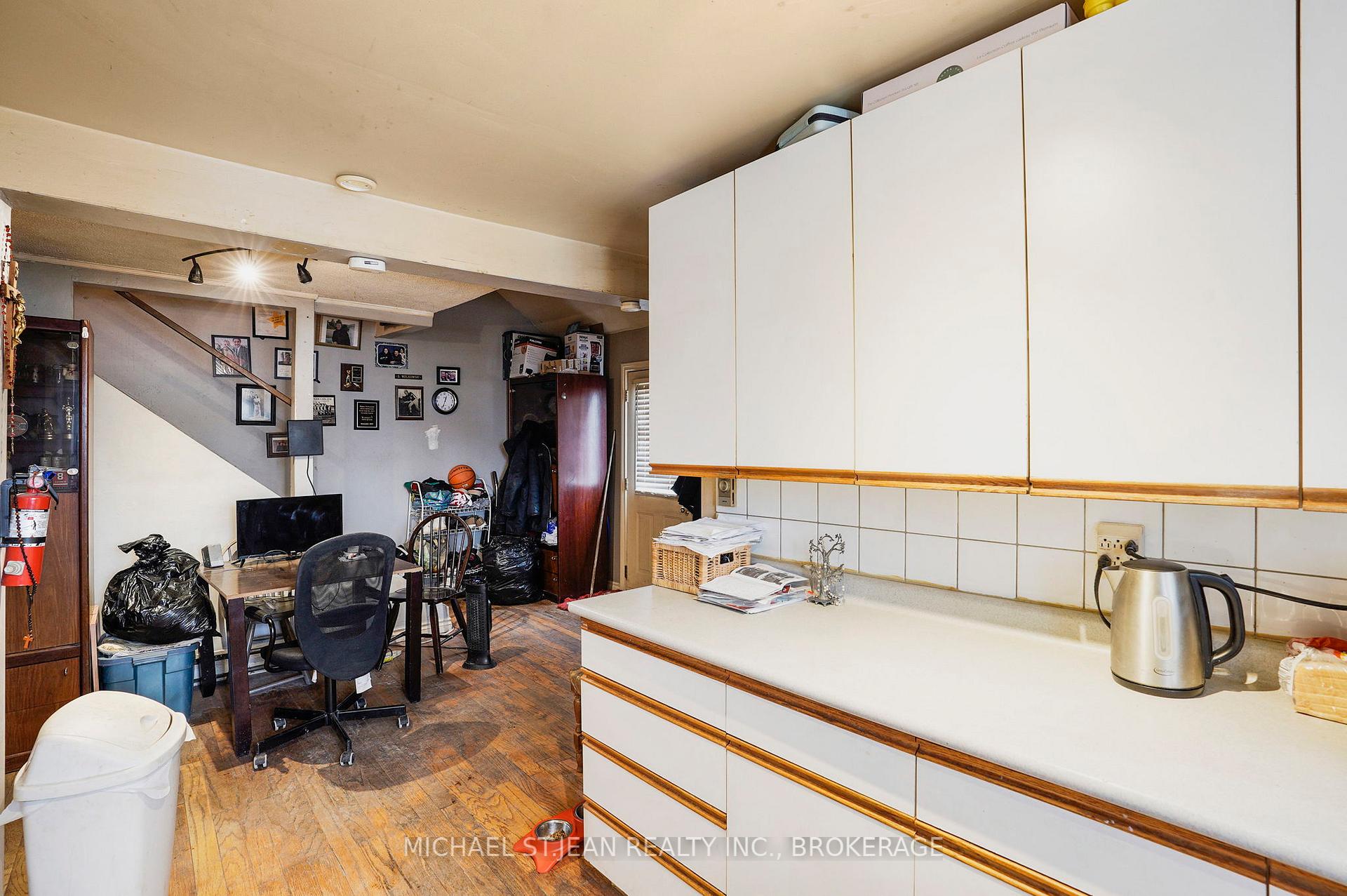 Photo 14 of 412 Upper Wellington Street, Hamilton, Centremount — HOMEH